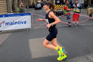 Veronika beim Frankfurt Marathon – ©privat